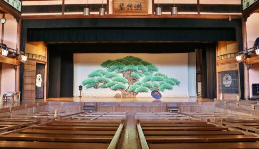 【内子町】内子座｜大正5年建造・現役で歌舞伎が上演される歴史的木造劇場